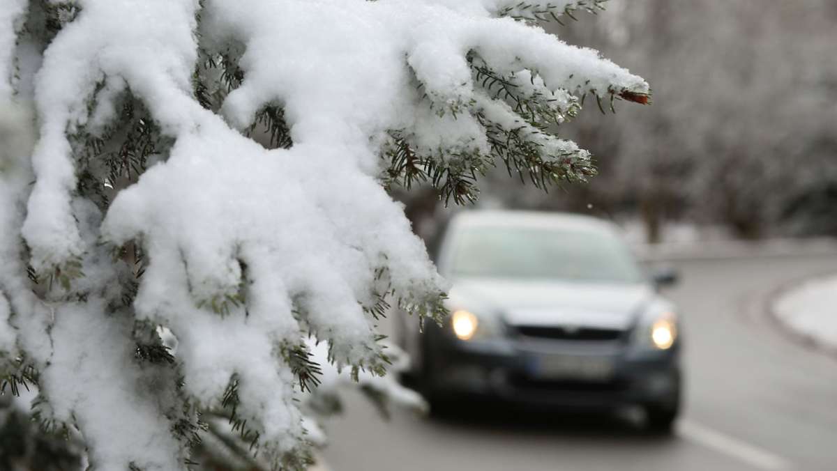 Folgen des Winters: Unfall auf winterglatter Straße