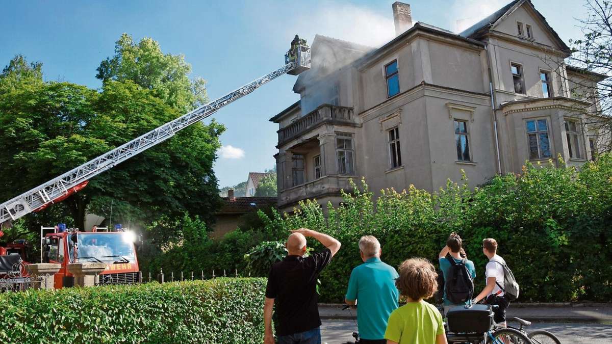 Meiningen: Leere Wohnung in Flammen