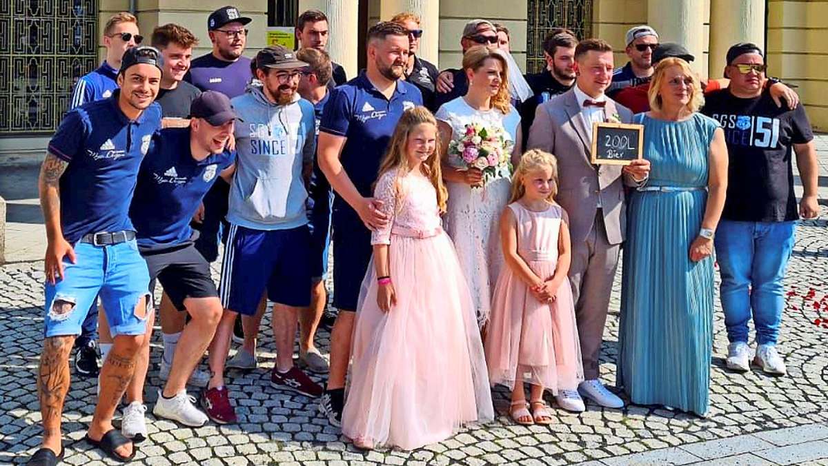 Fußball: Hochzeit bei der SG 51 Sonneberg: Goalgetter bekommt eine Kapitänin