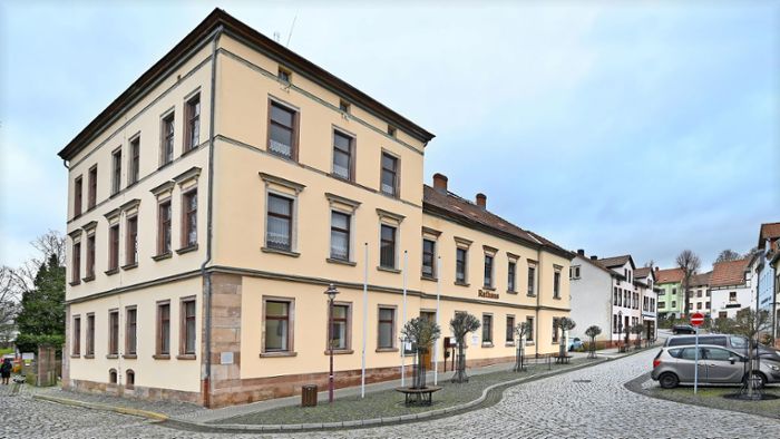 Altes Rathaus: 71 Fenster werden ersetzt