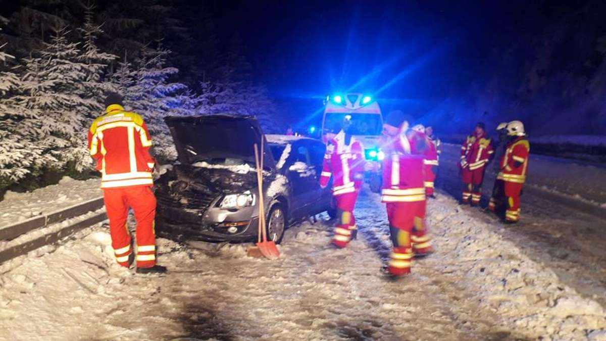 Sonneberg/Neuhaus: 37-jähriger Fahrer verlässt trotz Schwerverletztem die Unfallstelle