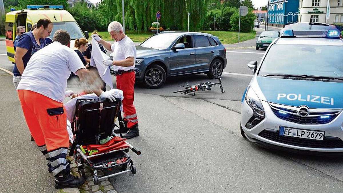 Sonneberg: Radlerin wird bei Unfall verletzt