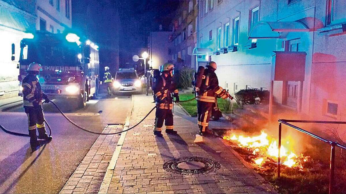 Meiningen: Gelbe Müllsäcke gehen in Meiningen in Flammen auf
