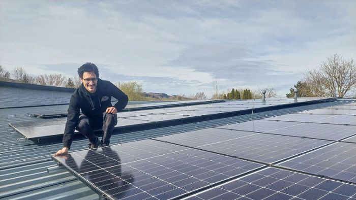 PV-Anlage eingeweiht: Strom vom eigenen Dach fürs Schülerfreizeitzentrum
