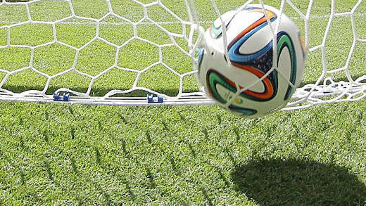 Regionalsport: Landespokal: Carl Zeiss steht nach 8:0 gegen Wacker im Viertelfinale