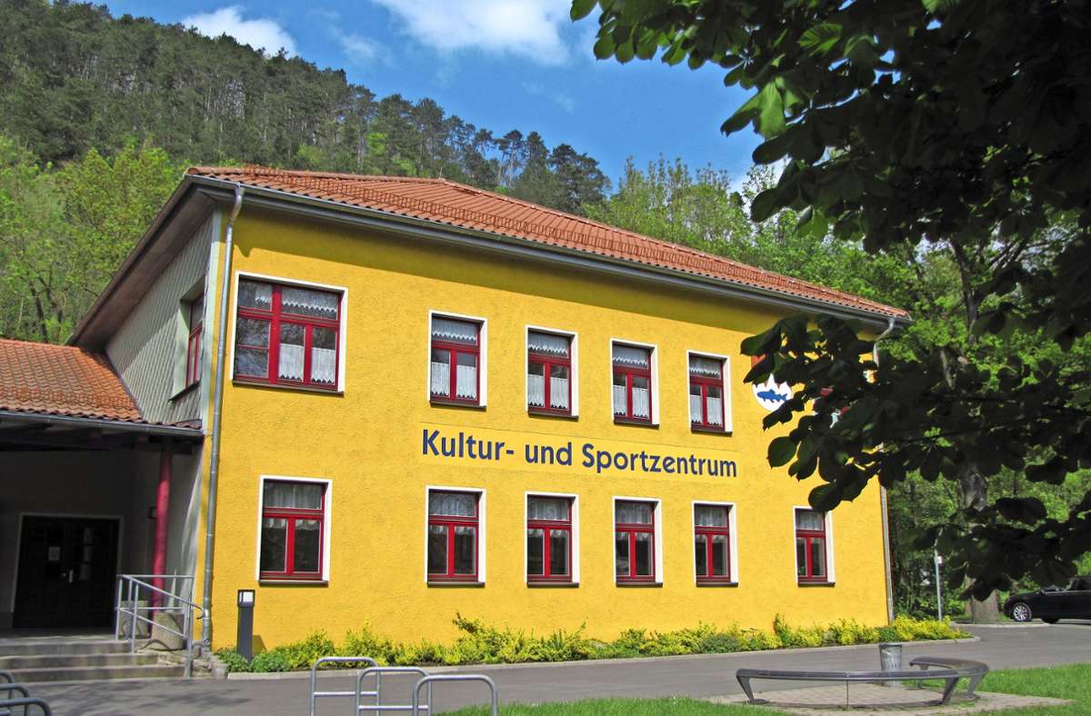 Im Kultur- und  Sportzentrum in Vachdorf wird es die Auftaktveranstaltung für die neue regionale Entwicklungsstrategie geben. Für die Aufwertung des alten Kulturhauses gab es Unterstützung durch die Leader-RAG. Foto:  