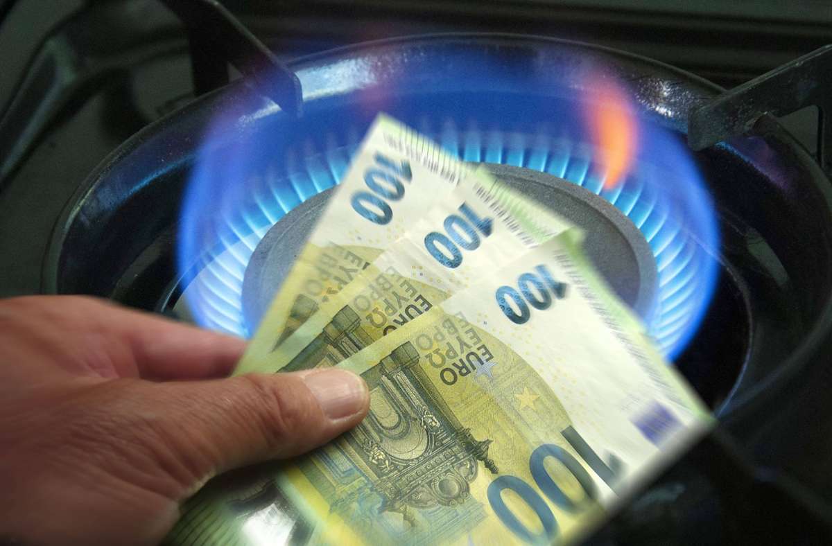 Im September gab es die Energiepauschale von 300 Euro. Dies wollen sich Trickbetrüger nun zunutze machen.  Foto: imago