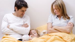 Elternratgeber – Schulkinder: „Hilfe, unser Sohn (10) schläft fast jede Nacht bei uns im Elternbett!“