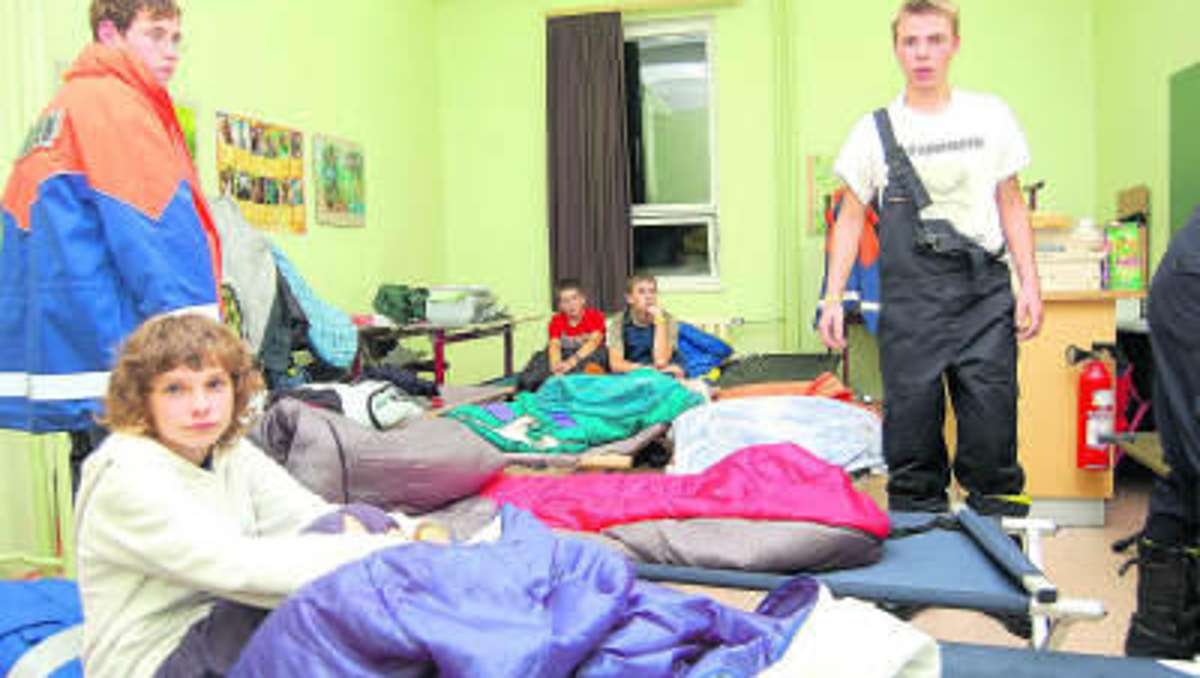 Ilmenau: Künftige Nothelfer aus Zelten evakuiert