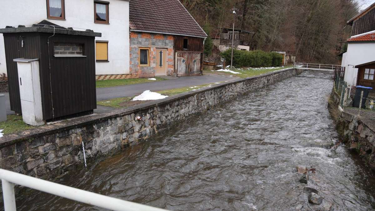 Thüringen: Tauwetter und Dauerregen lassen Flusspegel steigen