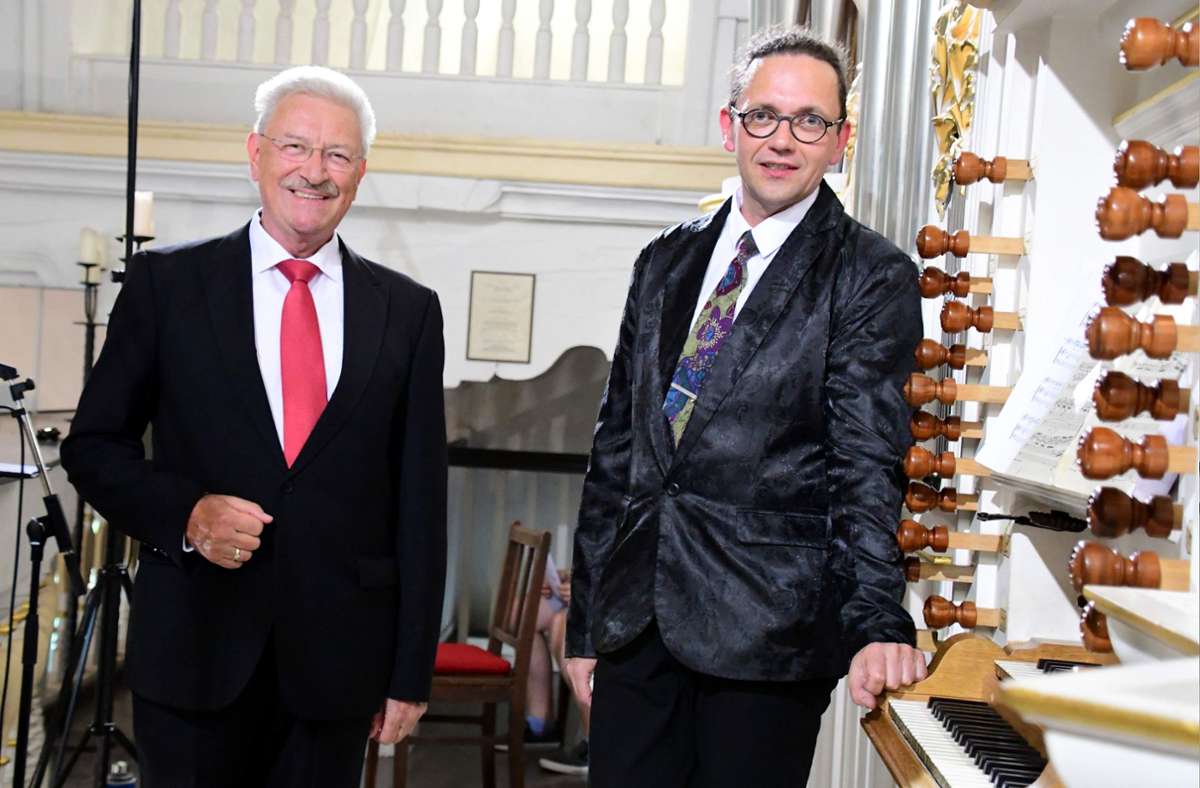 Klaus Mertens und Jörg Reddin (von links) freuen sich schon sehr auf das Bach-Festival in drei Wochen. Foto: Berit Richter