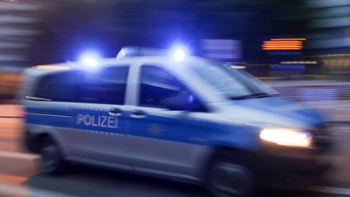 Thüringen: Kilometerlange Verfolgungsjagd endet im Schlosshof, Insassen flüchten