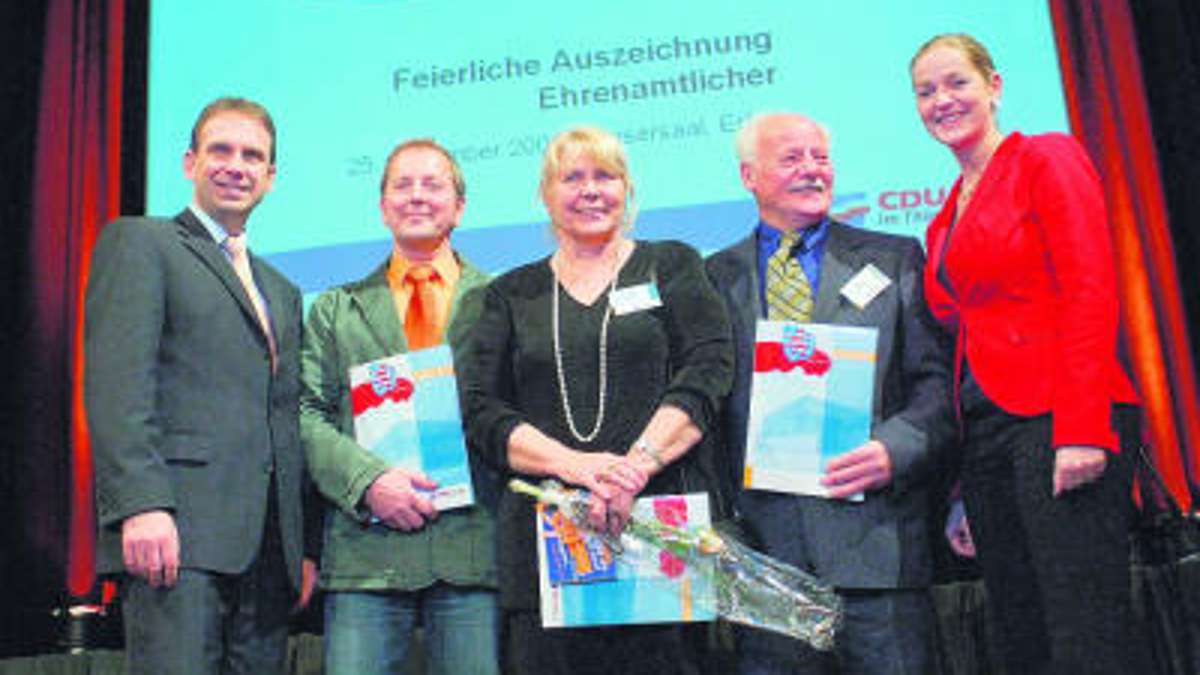 Sonneberg/Neuhaus: Verdiente Ehrenamtliche aus SON-Kreis in Erfurt ausgezeichnet