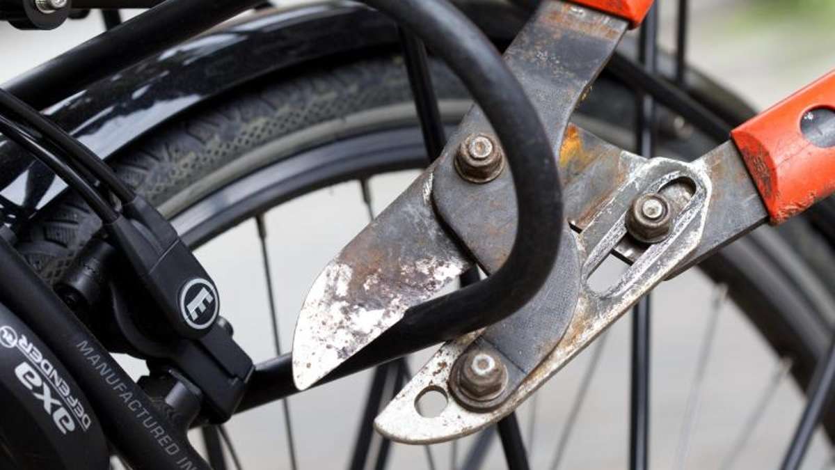 Thüringen: Zeuge verfolgt Fahrraddiebe, 32-jährige Radfahrerin macht Polizei neugierig
