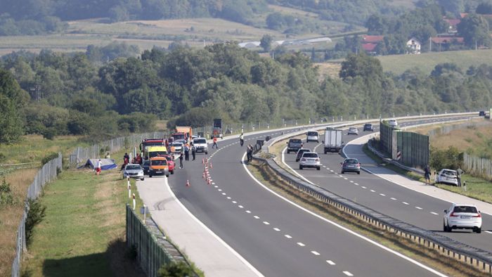 Auf dem Weg nach Zagreb: Mindestens zwölf Tote bei Busunglück in Kroatien