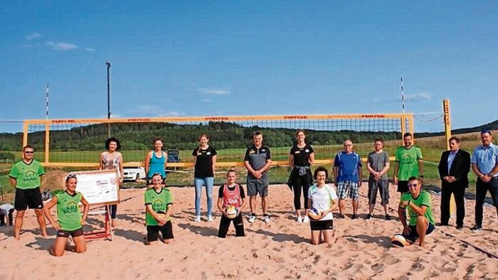 Metzelser freuen sich über neues Beachvolleyballfeld
