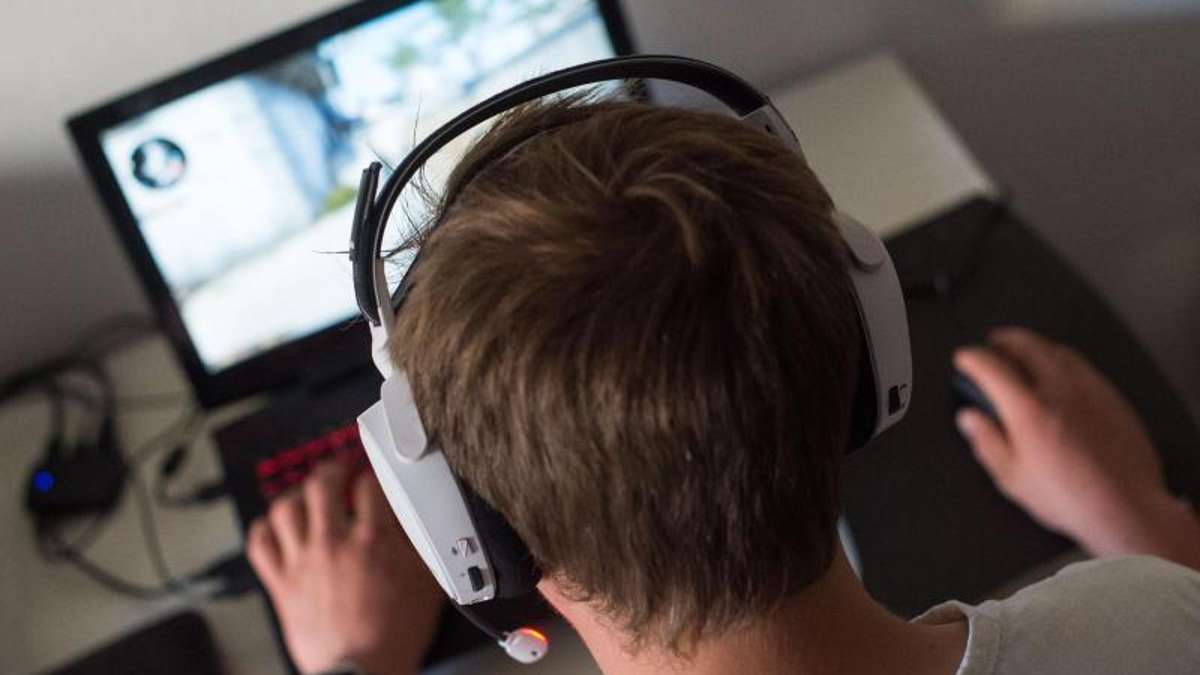 Thüringen: Mutter kassiert PC-Bildschirm, Sohn zückt Messer