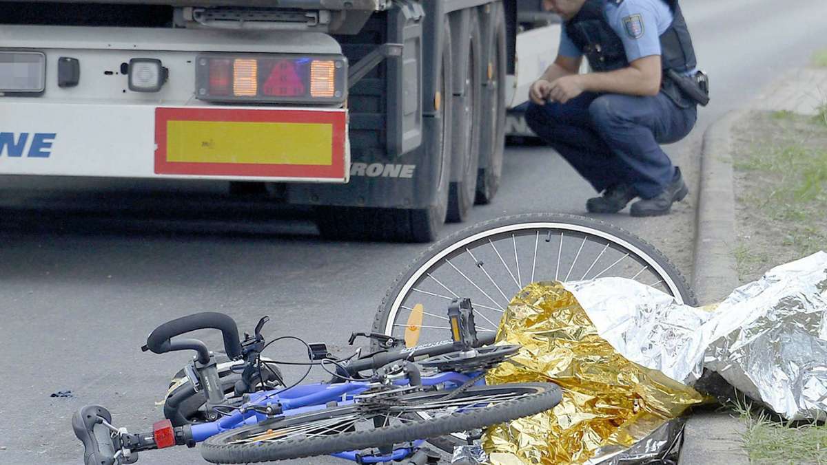 Bad Salzungen: Radfahrer von Sattelzug erfasst und schwer verletzt