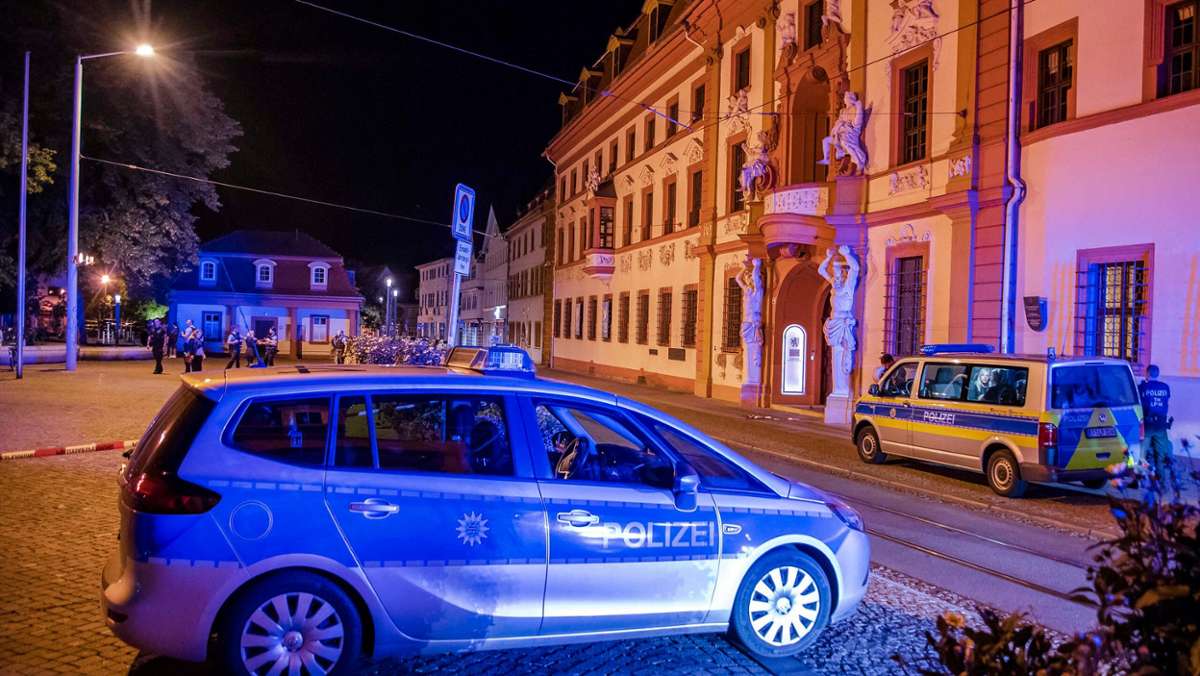 Thüringen: Massenschlägerei mit 30 Beteiligten vor der Staatskanzlei