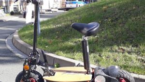 Mit 40 Sachen und defekten Bremsen auf E-Scooter durch die Stadt