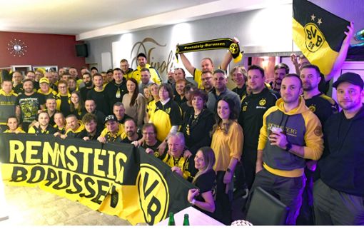 Geburtstagsfeier des zweitgrößten BVB-Fanclubs in Thüringen: die Rennsteig-Borussen  am Samstag in Suhl. Foto: frankphoto.de/Karl-Heinz Frank
