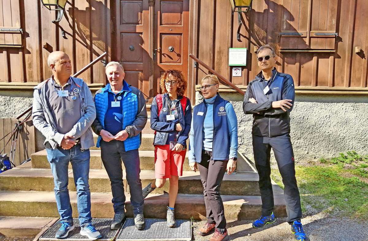 Präsidenten mehrerer   Rotary Clubs folgten einer Einladung der Ilmenauer Rotary-Präsidentin Ute Oberhoffner (2. von rechts). Foto: Marina Hube