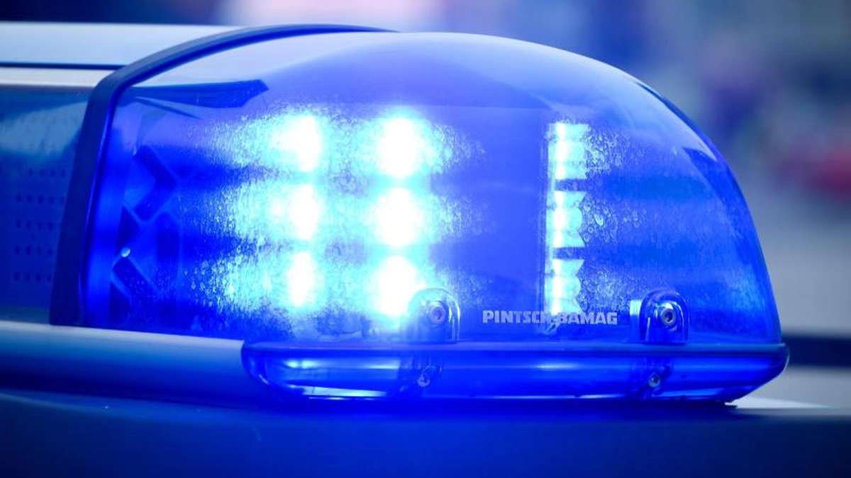 Ilmenau: Betrunken bergab: 31-Jährige rutscht mit Wagen Abhang hinunter