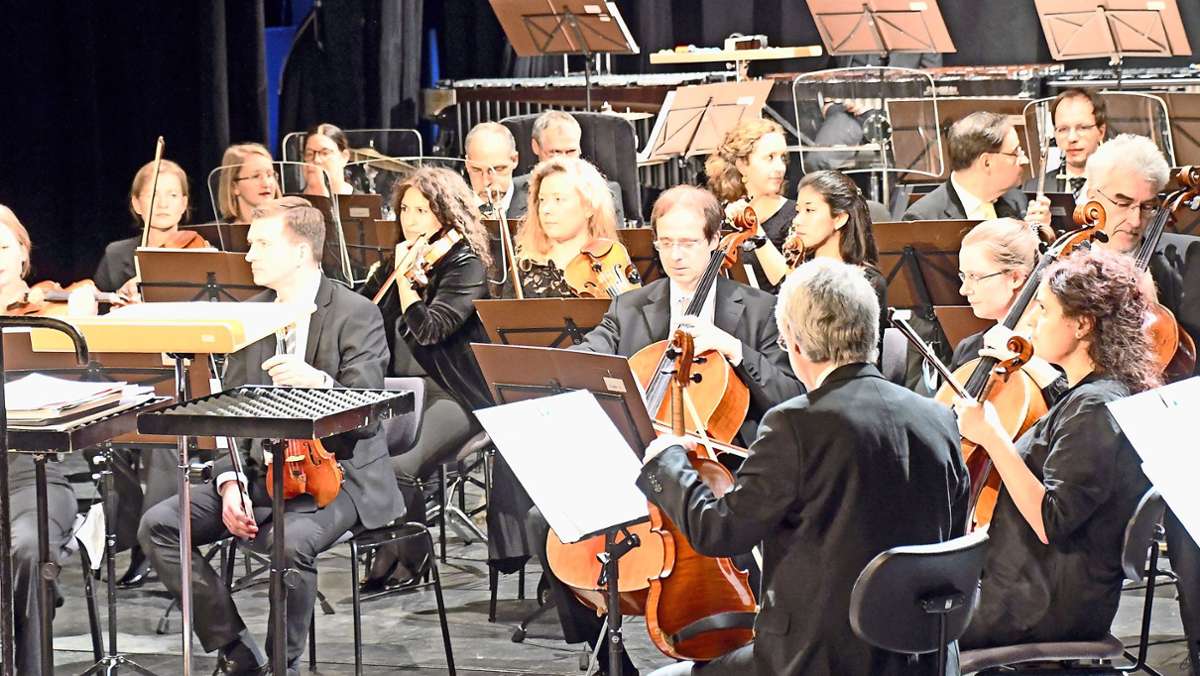 Neujahrs-Konzert im Theater im Schlossgarten: Jenaer Philharmonie vereint Klassik und Moderne