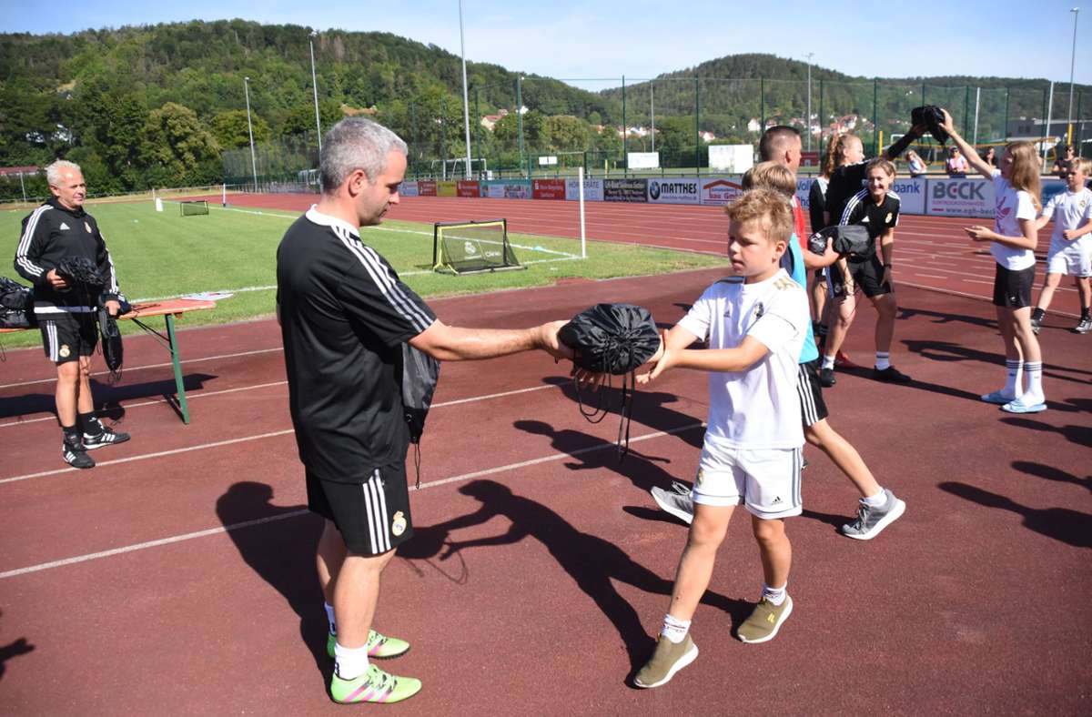 Beim Fußballcamp der Real Madrid Foundation Clinics in Meiningen trainieren 108 Kinder aus der Region eine Woche lang nach dem Konzept der „La Cantera“ - der Jugendakademie von Real Madrid.