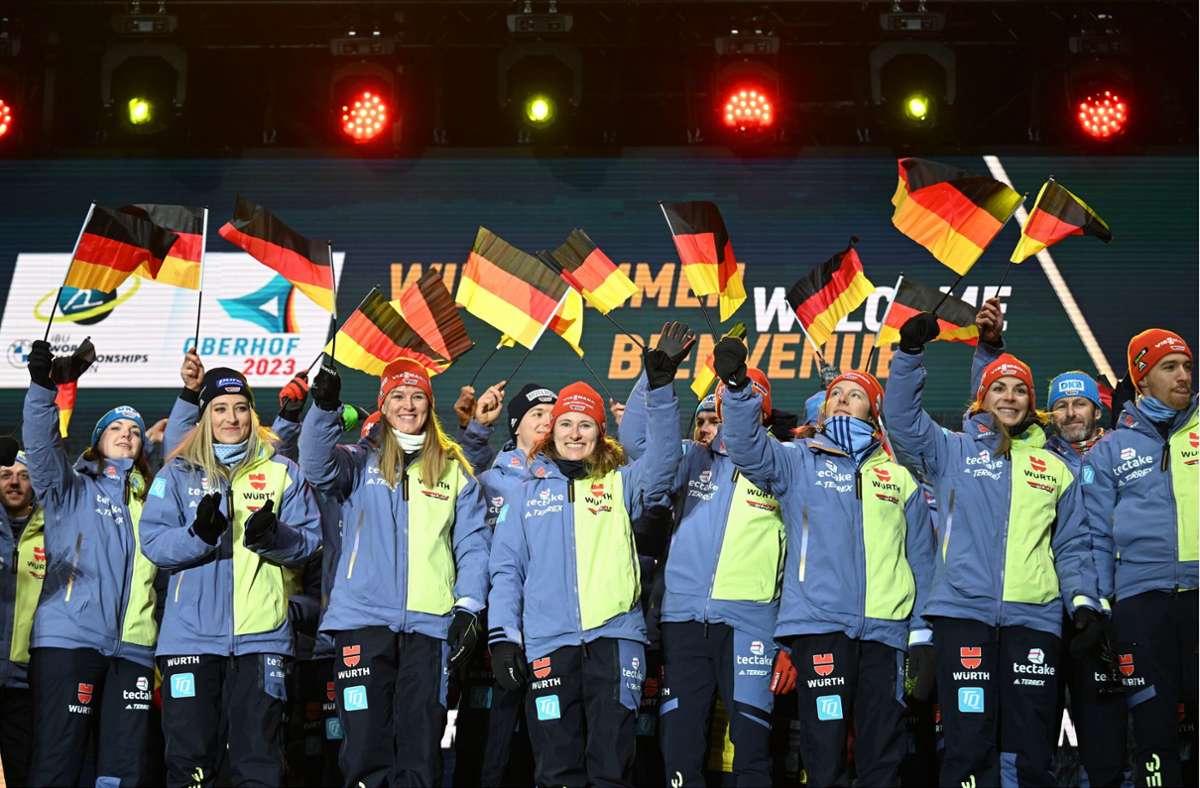 Sie sollen bei der Heim-WM die Medaillen holen: Das deutsche Team während der Eröffnungsfeier der Biathlon-Weltmeisterschaft in Oberhof.