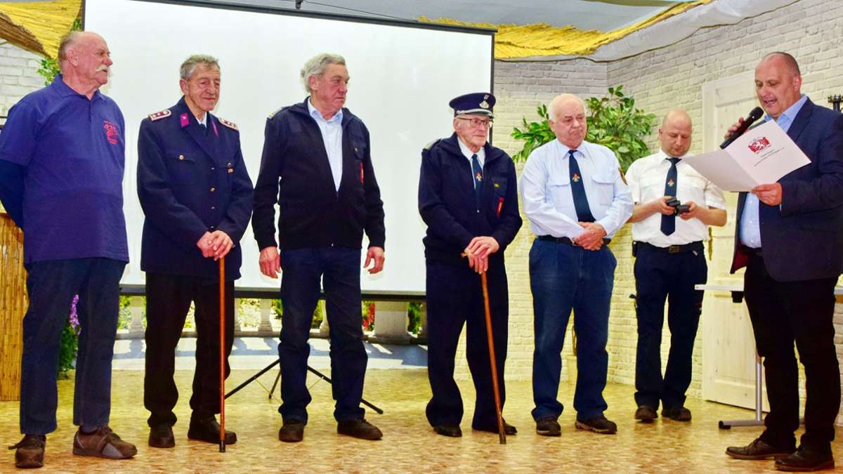 Bilanz in Römhild: Sechs sind seit 60 Jahren in der Feuerwehr
