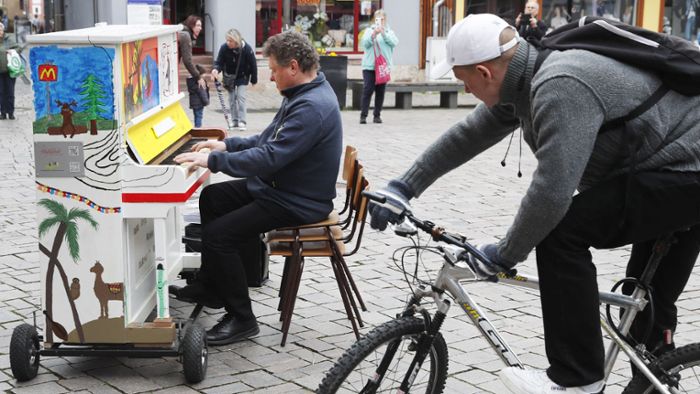 Street-Piano in Schmalkalden : Im Kaufland steht jetzt ein Klavier