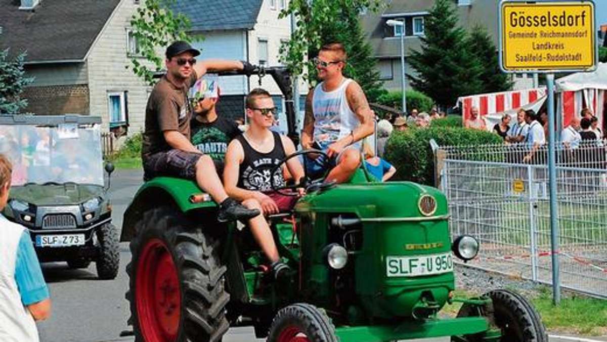 Sonneberg/Neuhaus: Resi kam mit dem Traktor angereist