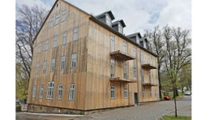 Wilder Mann Großbreitenbach: Niedrige Balkone führen zu Problemen bei hohen Fahrzeugen