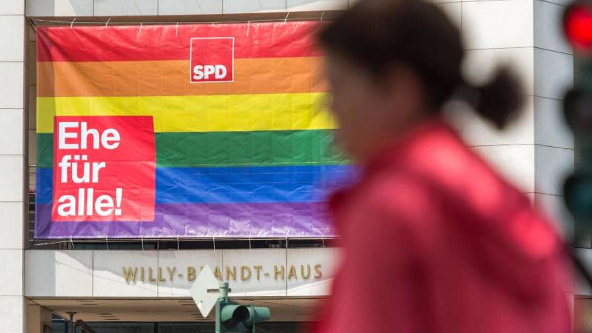 Nachbar-Regionen: Ehe für alle: Bundestag stimmt zu