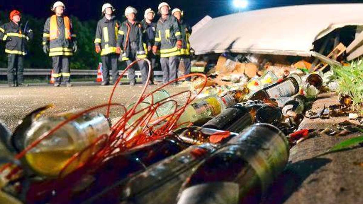 Thüringen: Ein Toter bei Lkw-Unfall, hoher Schaden durch Bierlaster