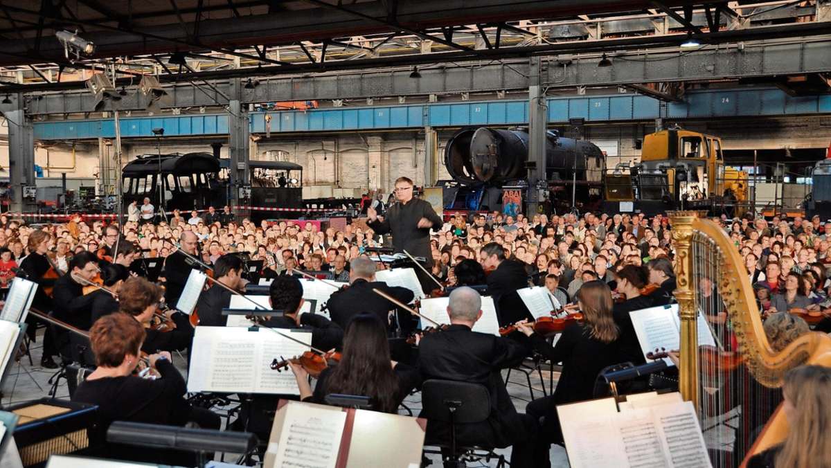 Litfasssäule: Das Wichtigste für ein Orchester: Vielfalt von Werken und Stilen