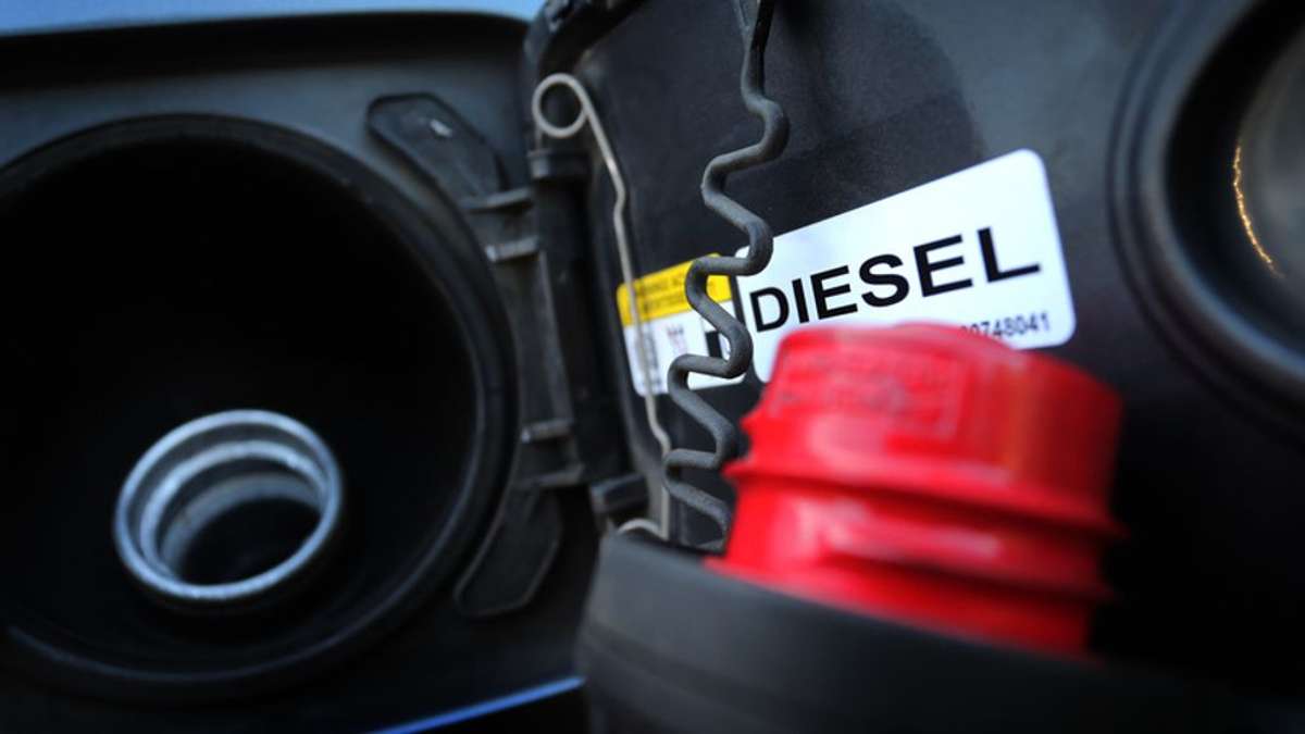 Thüringen: Polizei findet Auto mit Stahltank zum Diesel-Abzapfen