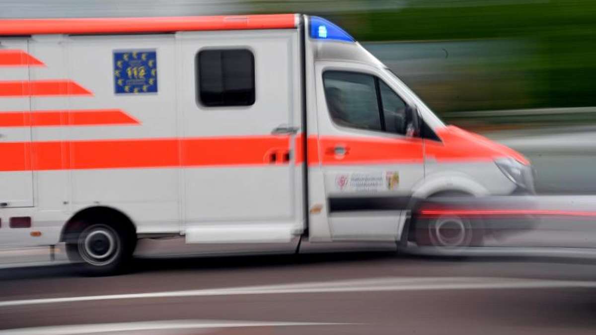 Schmalkalden: Fußgänger nach Autounfall im Krankenhaus gestorben - Polizei ermittelt
