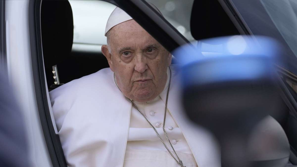 Franziskus: Papst erholt sich von OP – erstmals kein öffentliches Sonntagsgebet