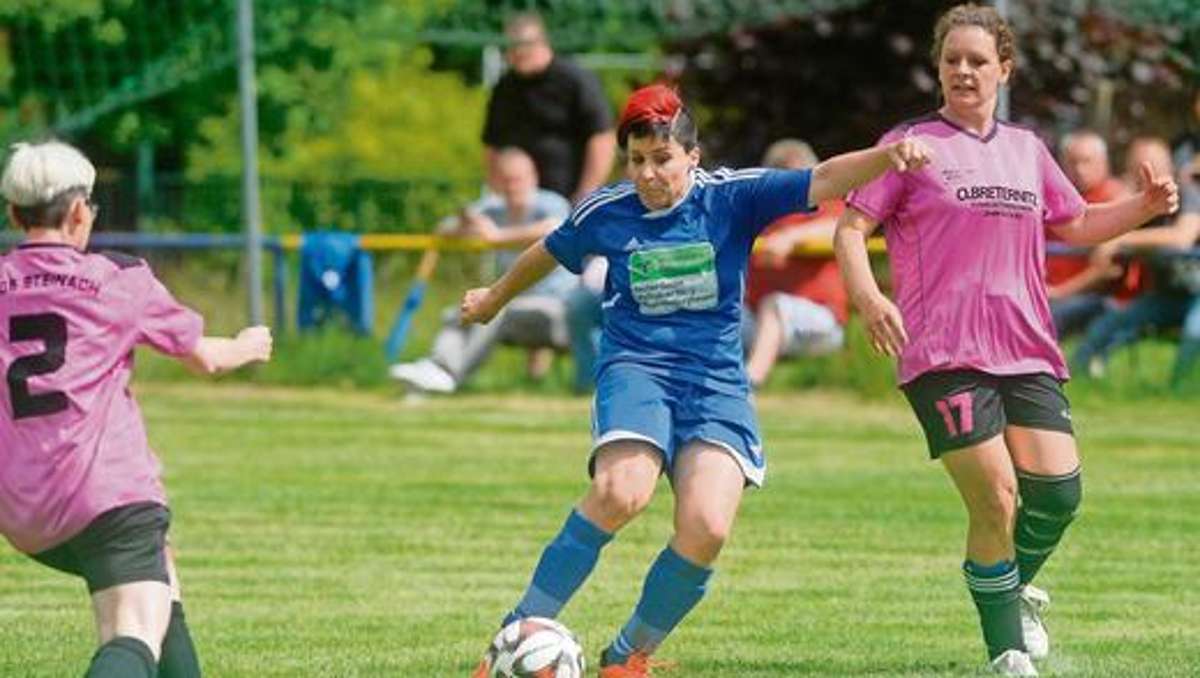 Lokalsport Sonneberg: Steinachs Fußball-Ladys feiern mit Bundesligist USV Jena