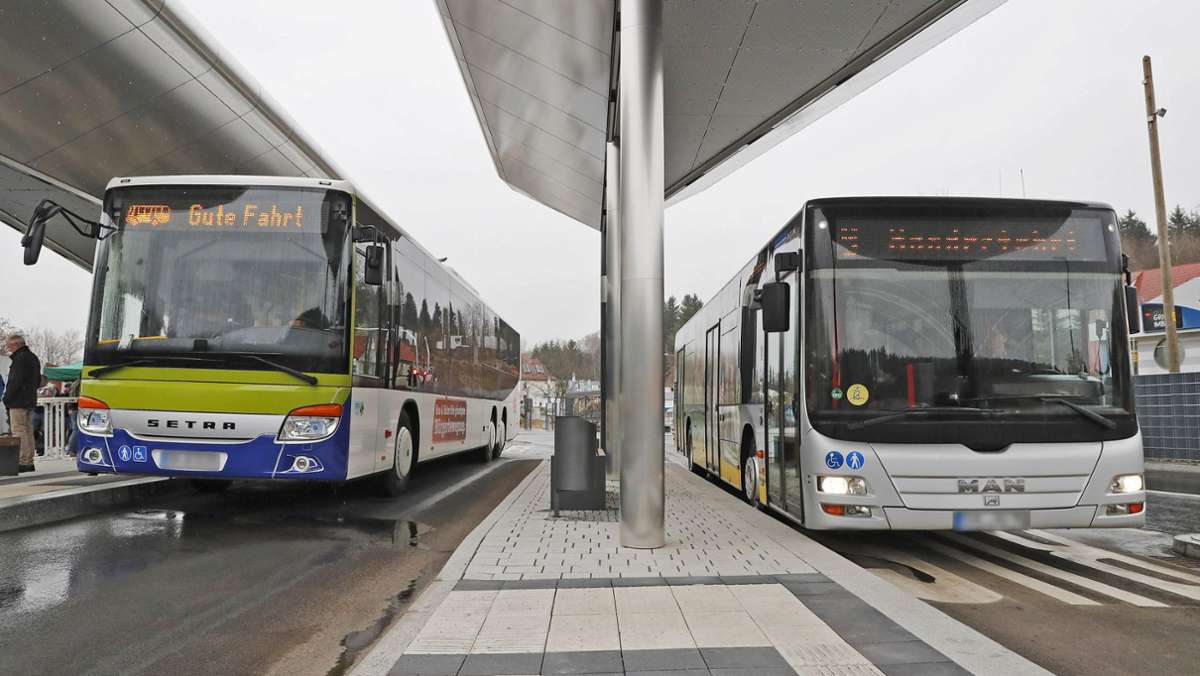 Busbahnhof wird eröffnet: Nächster Halt: Neuer Busbahnhof