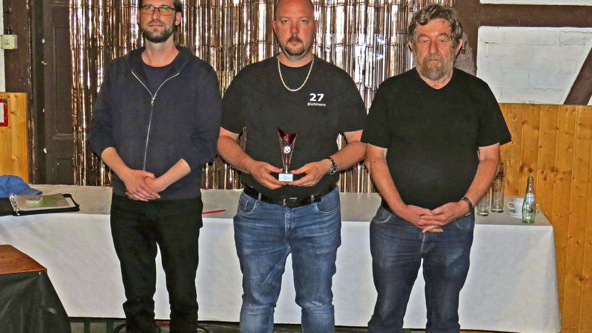 Skatturnier: Kickelhahn-Pokal bleibt in Ilmenau