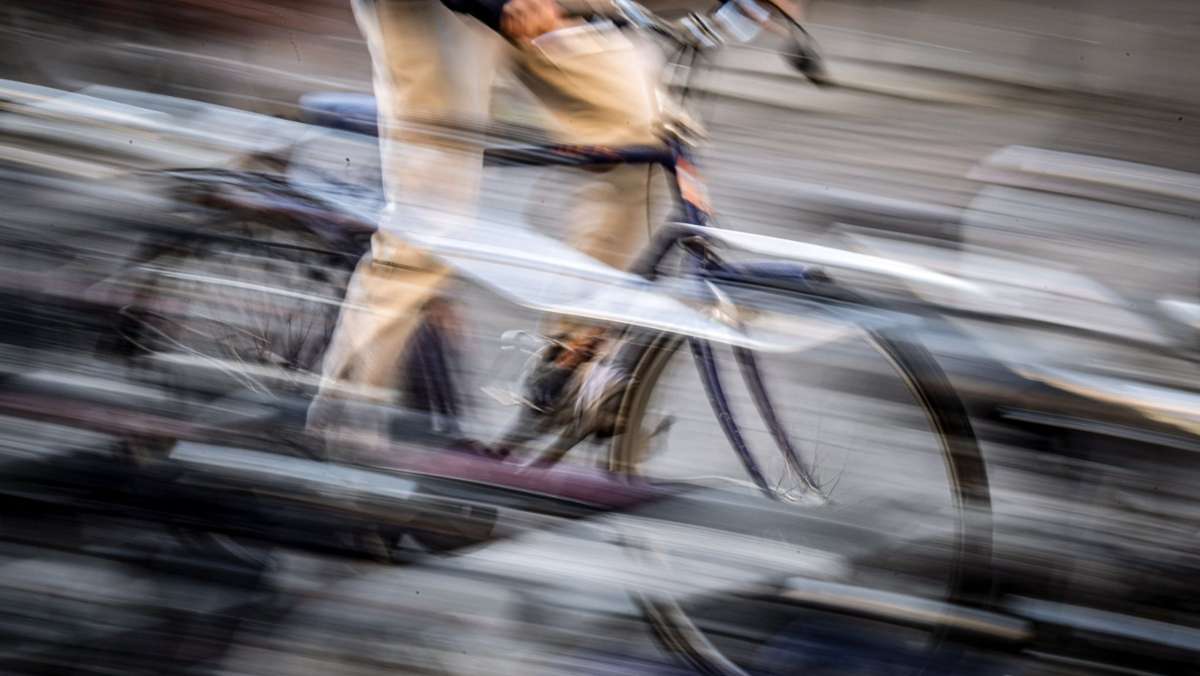Landkreis Hildburghausen: Fahrradfahrerin von Auto erfasst