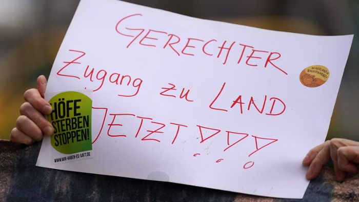 Für Verpachtung öffentlicher Flächen: Bauern demonstrieren in acht Städten