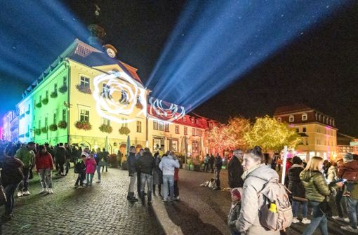 Das Bad Salzunger Rathaus während des letztjährigen Lichterfestes. Foto: Heiko Matz