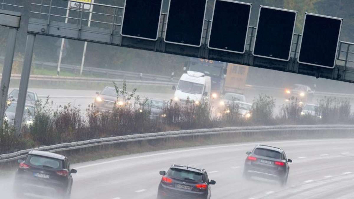 Thüringen: Bei Regen zu schnell: Unfälle auf Autobahnen 4 und 9