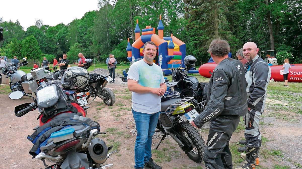 Jesuborn: Spenden sammeln mit Bagger und Bikes