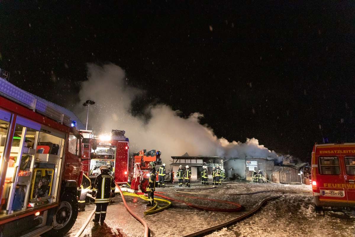 Brand einer Stallanlage in Einöd im Landkreis Hildburghausen.
