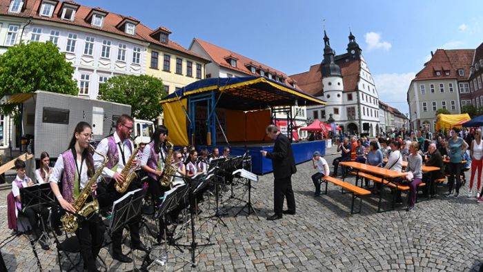 Markt- und Europafest: Mehrere Hundert bevölkern Hildburghäuser Marktplatz